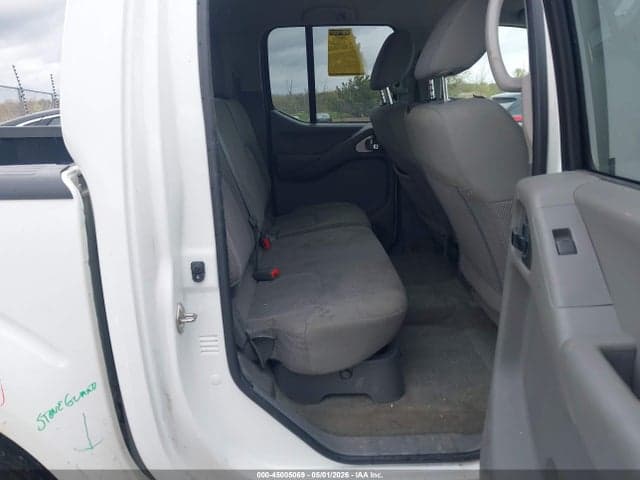 2017 NISSAN FRONTIER SV 8