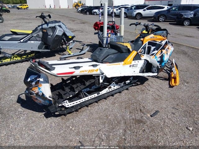 2017 SKI-DOO SUMMIT 800 4