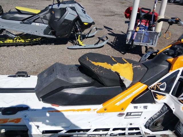 2017 SKI-DOO SUMMIT 800 8