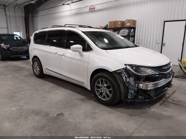 2020 CHRYSLER PACIFICA TOURING L 1