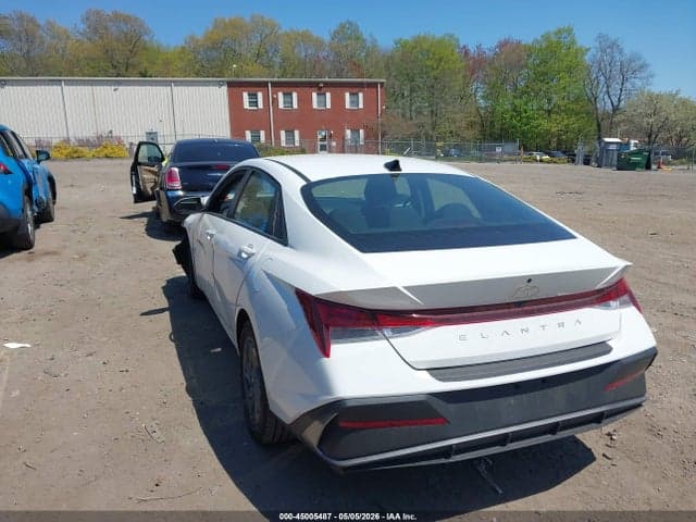 2024 HYUNDAI ELANTRA SEL 3