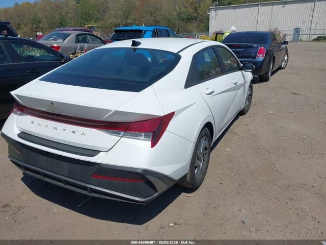 2024 HYUNDAI ELANTRA SEL 4