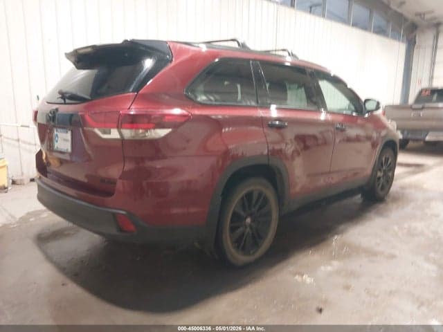 2019 TOYOTA HIGHLANDER SE 4