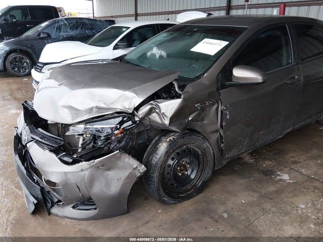 2017 TOYOTA COROLLA LE 19