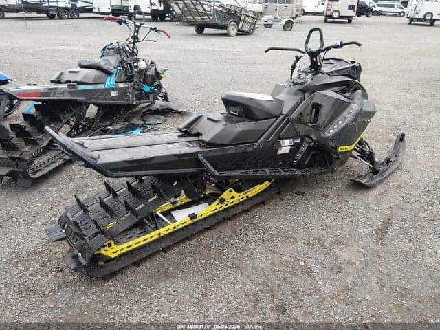 2022 SKI-DOO SUMMIT 850 E-TEC 4
