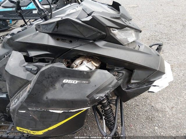 2022 SKI-DOO SUMMIT 850 E-TEC 10