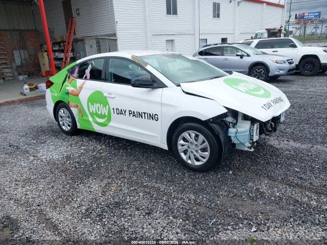 2019 HYUNDAI ELANTRA SE 1