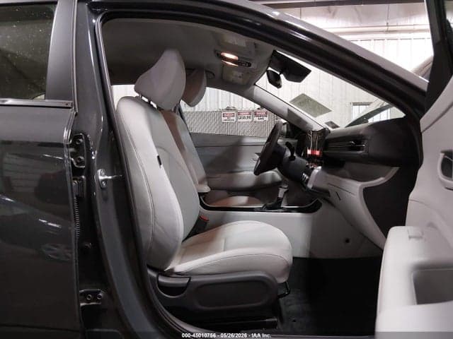 2025 HYUNDAI KONA SE 5