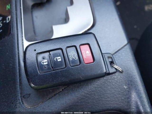 2018 TOYOTA RAV4 XLE 11