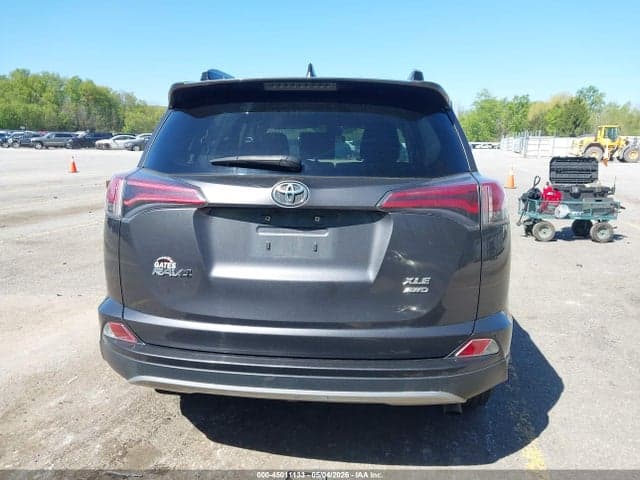 2018 TOYOTA RAV4 XLE 16