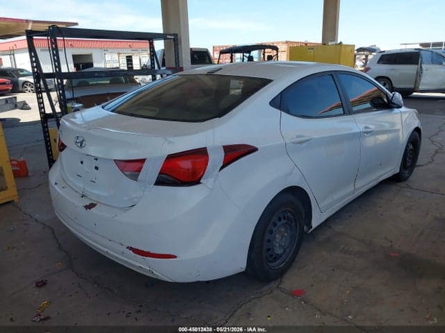 2016 HYUNDAI ELANTRA SE 4