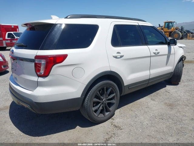 2017 FORD EXPLORER XLT 4