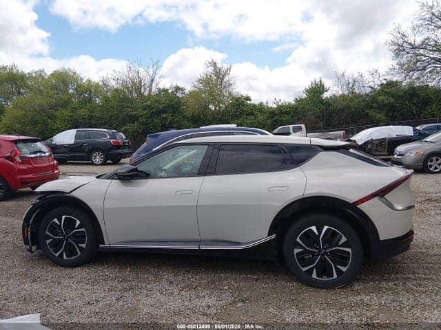 2024 KIA EV6 WIND 13
