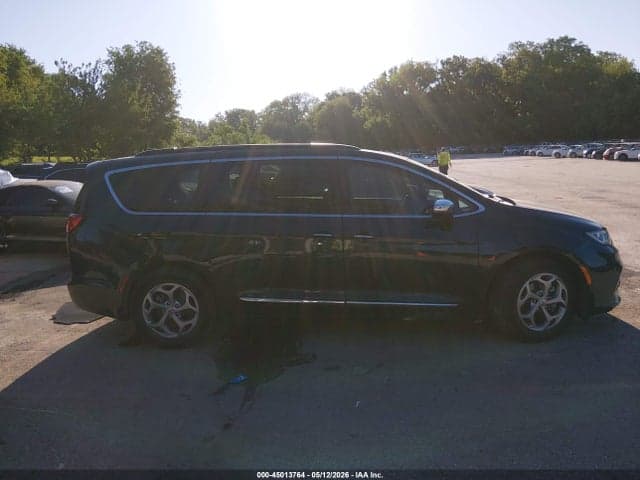 2022 CHRYSLER PACIFICA LIMITED 13