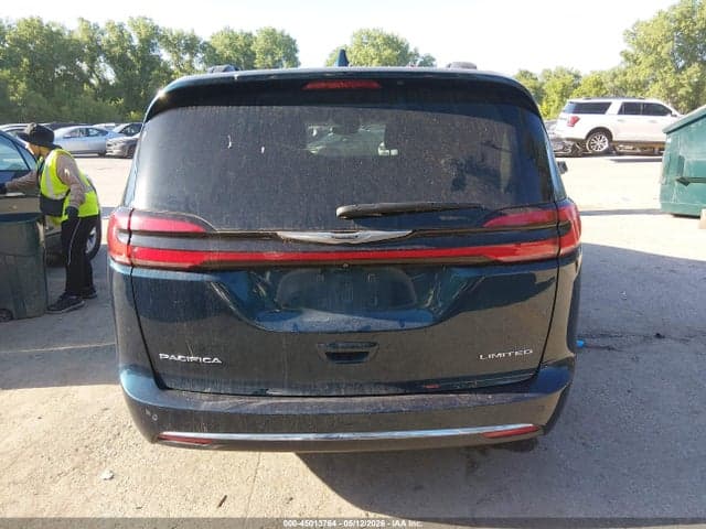 2022 CHRYSLER PACIFICA LIMITED 16
