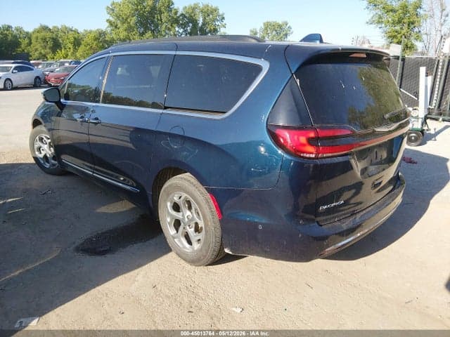 2022 CHRYSLER PACIFICA LIMITED 3