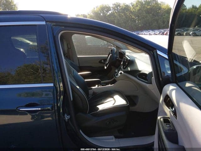 2022 CHRYSLER PACIFICA LIMITED 5