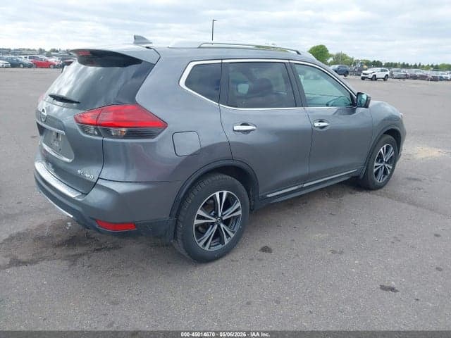2017 NISSAN ROGUE SL 4