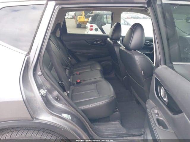 2017 NISSAN ROGUE SL 8