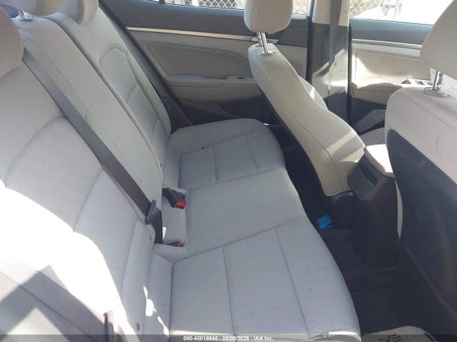 2017 HYUNDAI ELANTRA SE 8