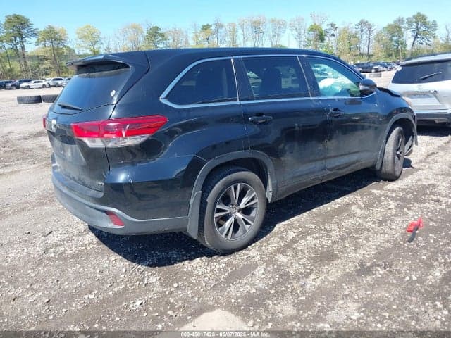 2017 TOYOTA HIGHLANDER LE 4