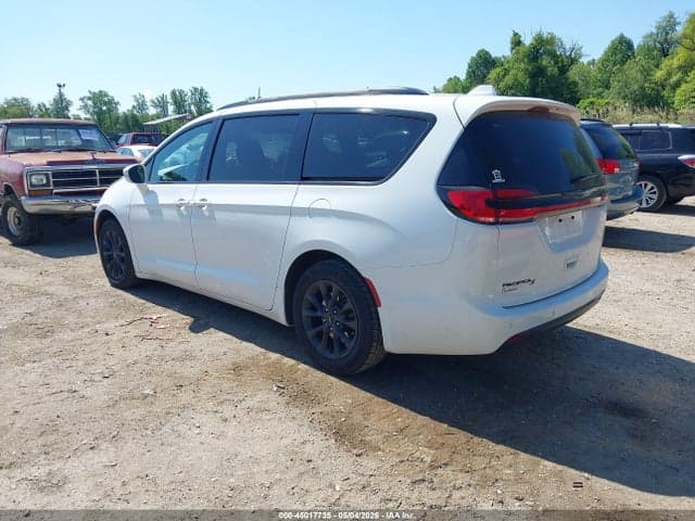 2021 CHRYSLER PACIFICA TOURING 3