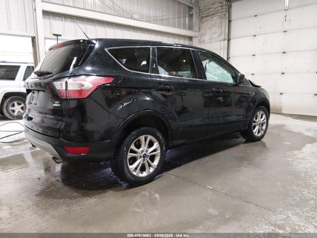 2017 FORD ESCAPE SE 4