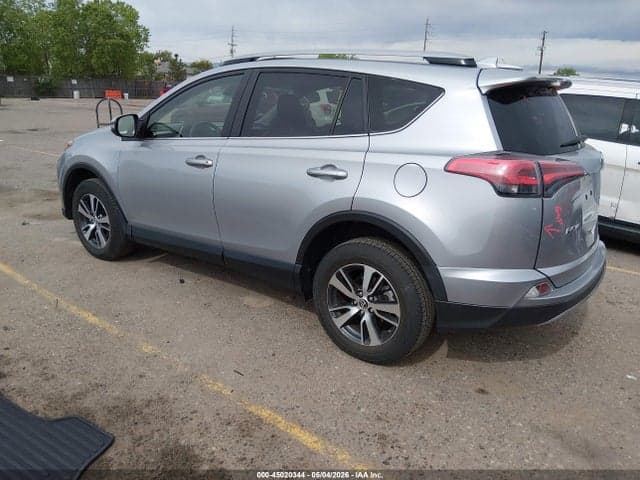 2018 TOYOTA RAV4 XLE 3