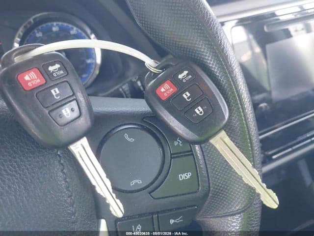 2017 TOYOTA COROLLA LE 11