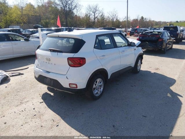 2021 HYUNDAI VENUE SE 4