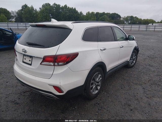 2017 HYUNDAI SANTA FE SE 4