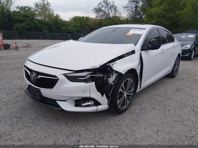 2018 BUICK REGAL SPORTBACK ESSENCE 2