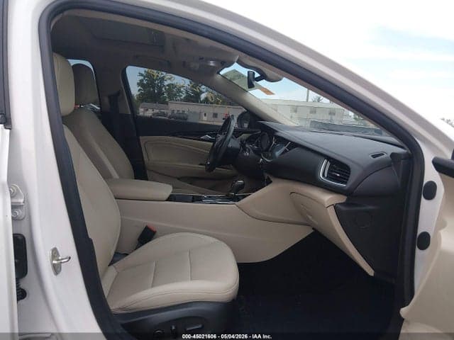 2018 BUICK REGAL SPORTBACK ESSENCE 5