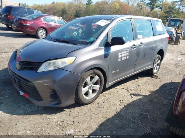 2018 TOYOTA SIENNA L 7 PASSENGER 2