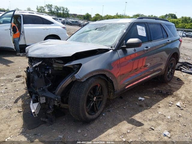 2022 FORD EXPLORER XLT 2
