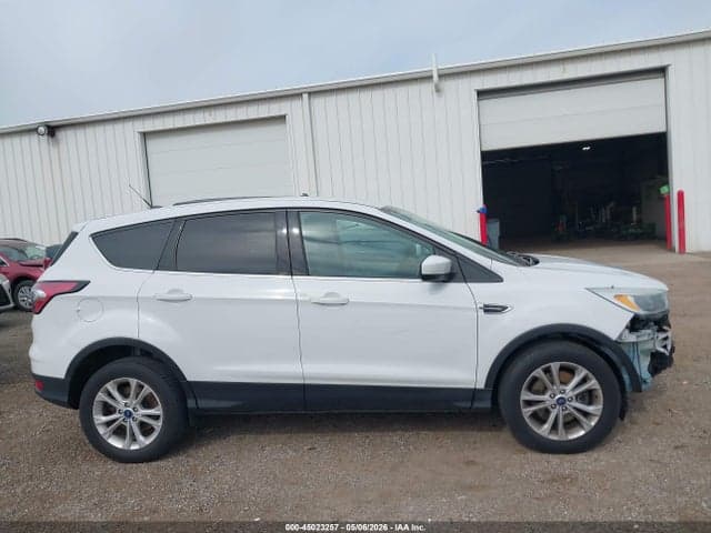 2017 FORD ESCAPE SE 14