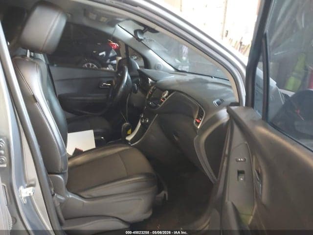 2019 CHEVROLET TRAX LT 5