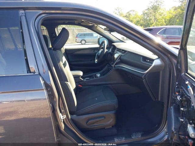 2025 JEEP GRAND CHEROKEE LAREDO X 4X2 5