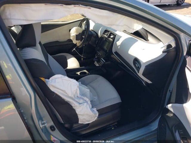2017 TOYOTA PRIUS TWO 5