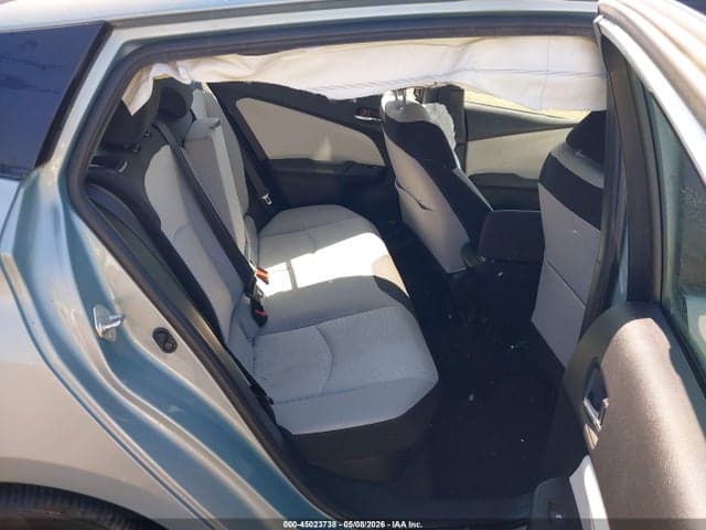 2017 TOYOTA PRIUS TWO 8
