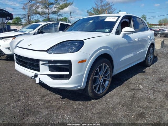 2024 PORSCHE CAYENNE 2