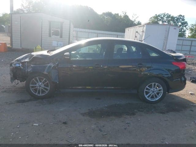 2017 FORD FOCUS SE 11