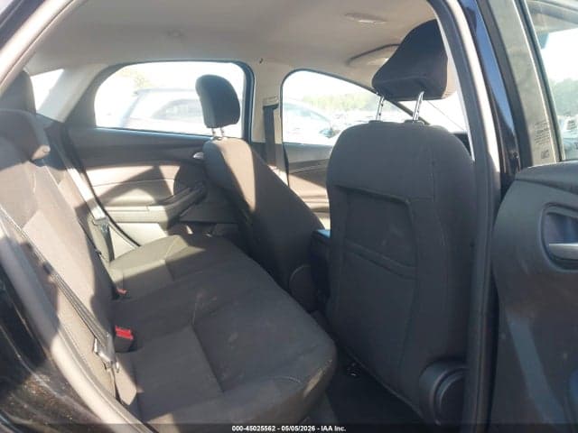 2017 FORD FOCUS SE 6
