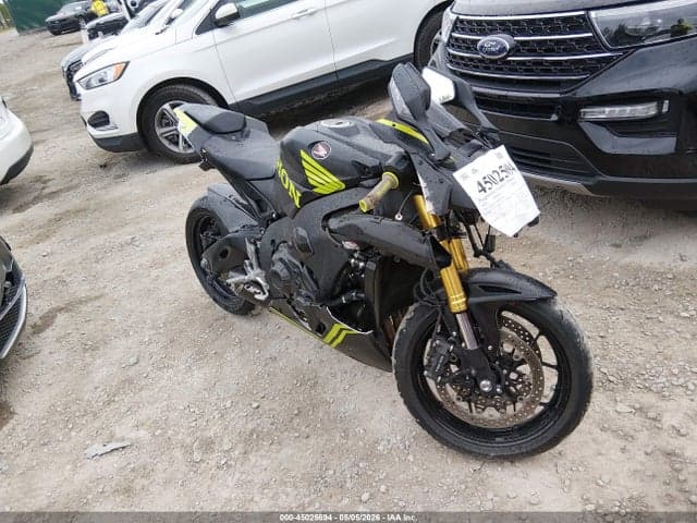 2021 HONDA CBR1000 RR - 1