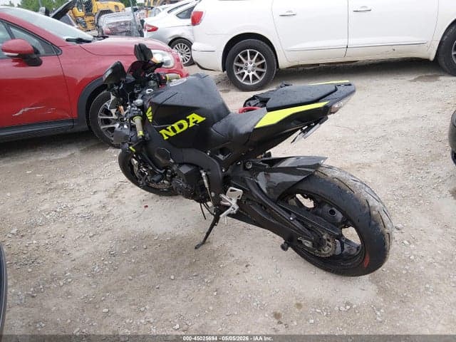 2021 HONDA CBR1000 RR 3