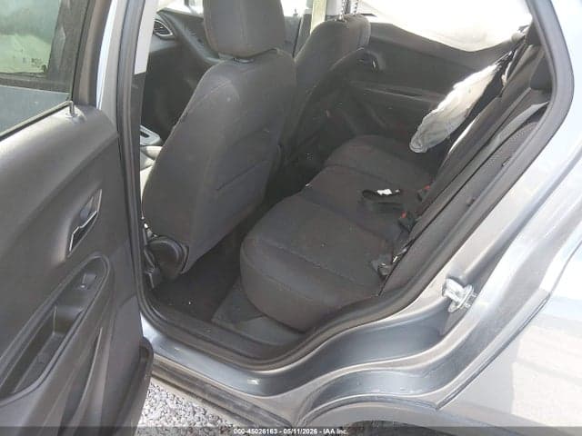 2020 CHEVROLET TRAX FWD LS 8