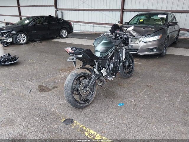 2025 KAWASAKI EX650 P 4