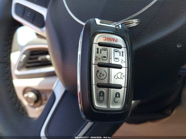 2023 CHRYSLER PACIFICA LIMITED 11