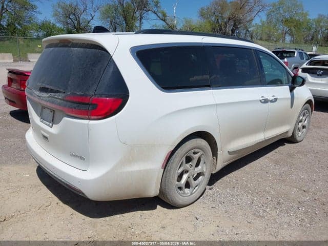 2023 CHRYSLER PACIFICA LIMITED 4