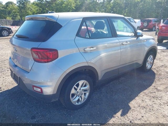 2025 HYUNDAI VENUE SE 4